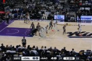 太强了！浓眉轰中两记三分 引领独行侠轰出一波16-3